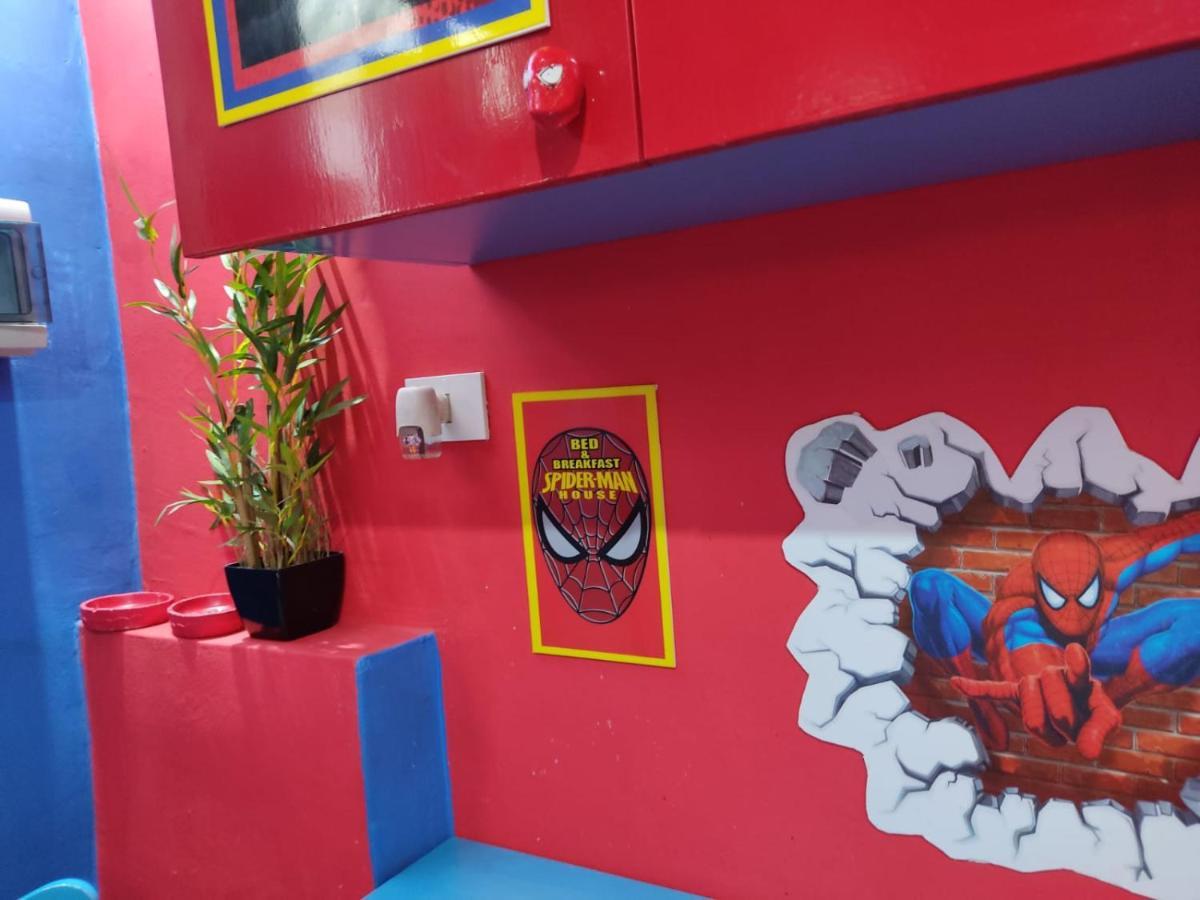 Spiderman House Hotel Catania Ngoại thất bức ảnh